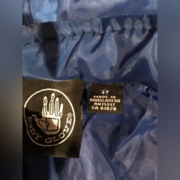 Body Glove brand warm winter coat in 4T -play condition for logo - Picture 3 of 4